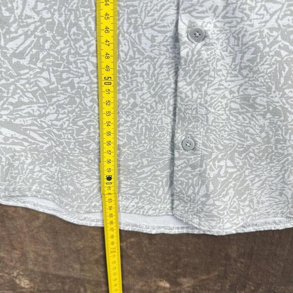 Lululemon Airing Easy Camp Collar Shirt Size S/M Short Sleeve Leopard White Crop - Picture 8 of 8